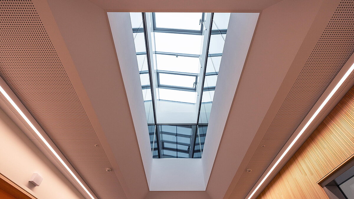 LAMILUX Glasdach PR60 im Flurbereich des Schulzentrums Burgebrach