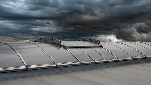 Tageslichtsysteme: Funktionalität bei Extremwetterereignissen