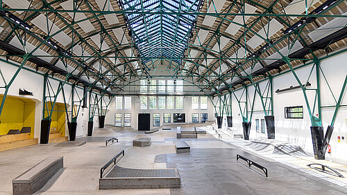 Sanierte Eggenhalle in München mit LAMILUX Glasdach PR60