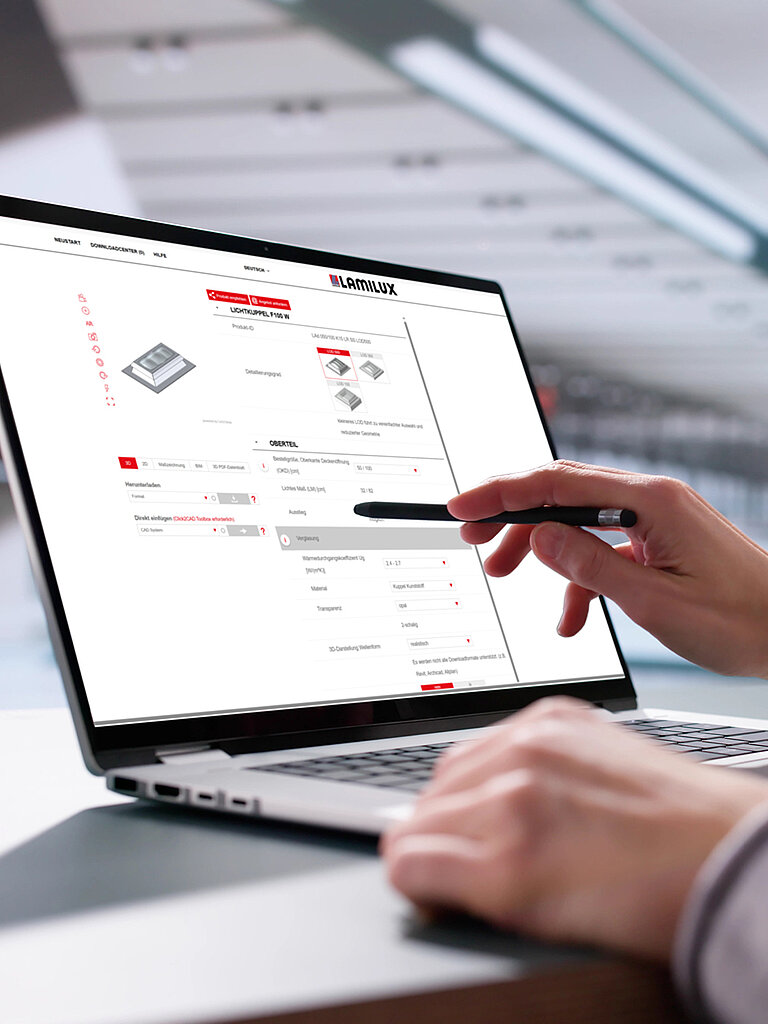 Hand zeigt auf digitale Tageslichtplanung auf Tablet