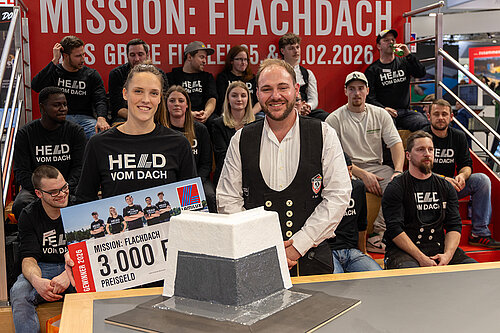 LAMILUX Mission Flachdach Preisverleihung mit Aufsatzkranzecke und 3.000 Euro Gewinn